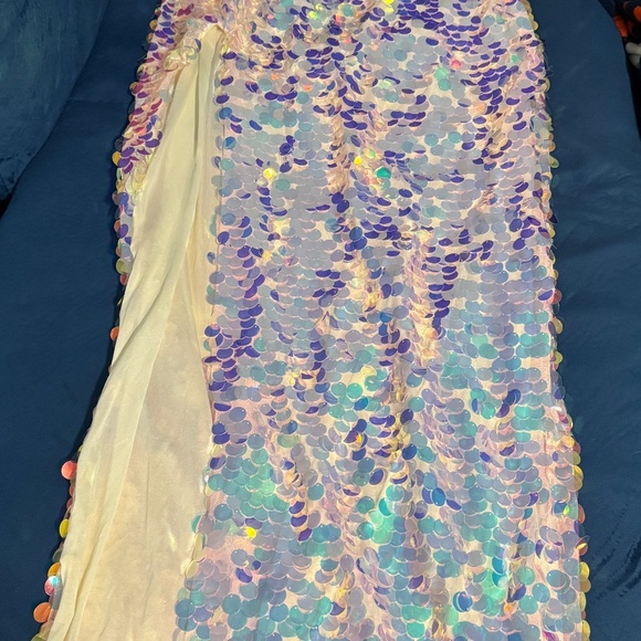 Dress - Picture 2 of 2